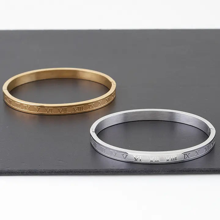 Roman Numeral Bracelet in Gold